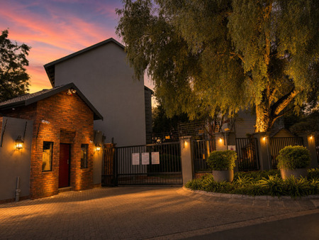 2 Bedroom Apartment in Ravenswood