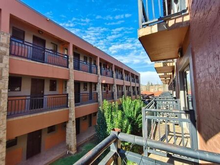 1 Bedroom bachelor flat to rent in Langenhovenpark, Bloemfontein