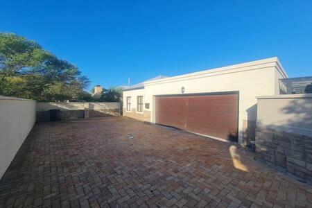 3 Bedroom House in Atlantic Beach Golf Estate