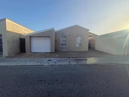 3 Bedroom House in Strandfontein