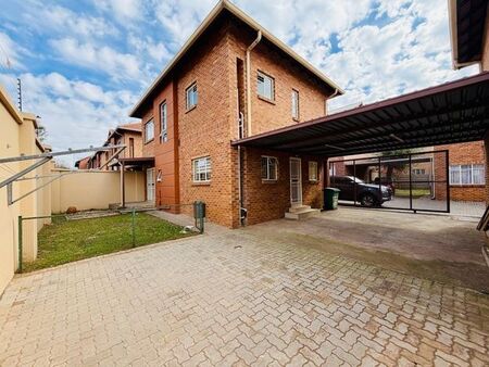 3 Bedroom cluster to rent in New Redruth, Alberton