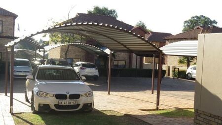 2 Bedroom cluster to rent in Fourways, Sandton