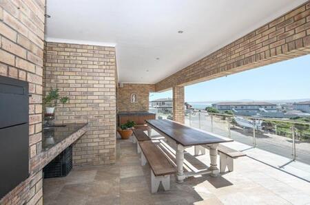 3 Bedroom House in Yzerfontein