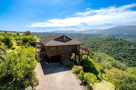 3 Bedroom House in Wilderness Heights