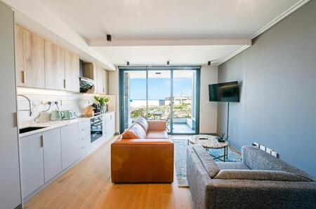 1 Bedroom Apartment in Bloubergstrand