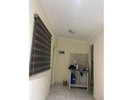 Bachelor apartment in Edenvale