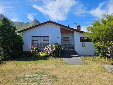 3 Bedroom House in Kleinmond