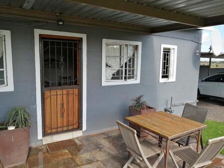 1 Bedroom Flat in Postmasburg