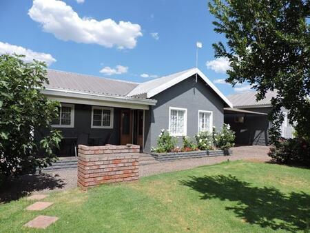 2 Bedroom House in Postmasburg