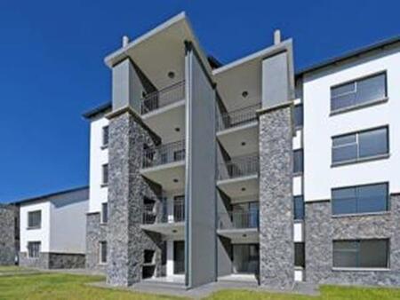 2 Bedroom Apartment in Glen Marais