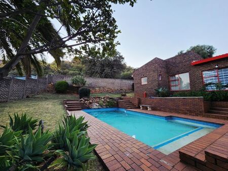 3 Bedroom house to rent in Glenvista, Johannesburg
