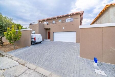 4 Bedroom cluster to rent in Craigavon, Sandton