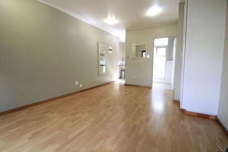 1 Bedroom bachelor apartment to rent in Paulshof, Sandton