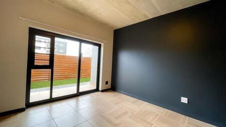 2 Bedroom Apartment in Somerset West Central