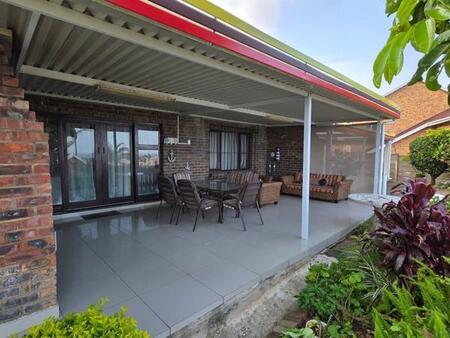 3 Bedroom Apartment in Uvongo