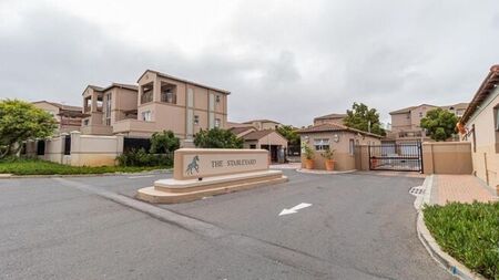 3 Bedroom duplex townhouse - sectional to rent in Royal Ascot, Milnerton