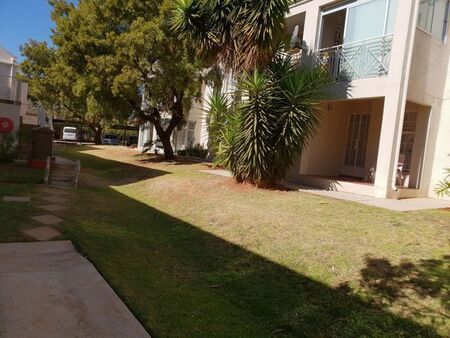 2 Bedroom townhouse - sectional to rent in Faerie Glen, Pretoria