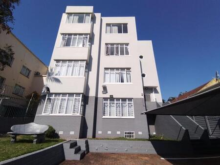 Bachelor apartment in Essenwood