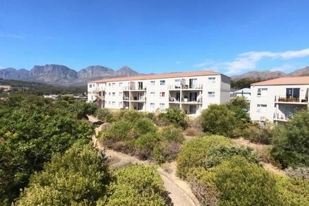 2 Bedroom Apartment in Sir Lowrys