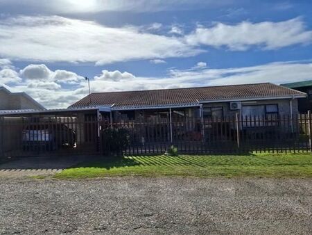 3 Bedroom House in Jeffreys Bay Central