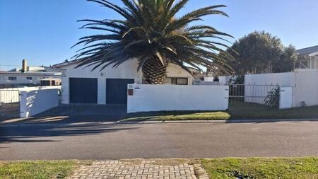 3 Bedroom house to rent in Gansbaai Central