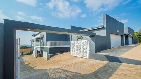 3 Bedroom townhouse - sectional to rent in Constantia Kloof, Roodepoort