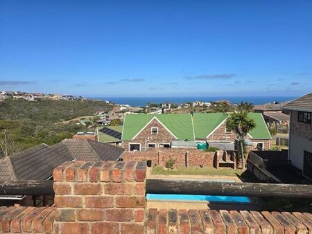 3 Bedroom duet to rent in Dana Bay, Mossel Bay