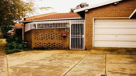 2 Bedroom townhouse - freehold to rent in Protea Park, Rustenburg