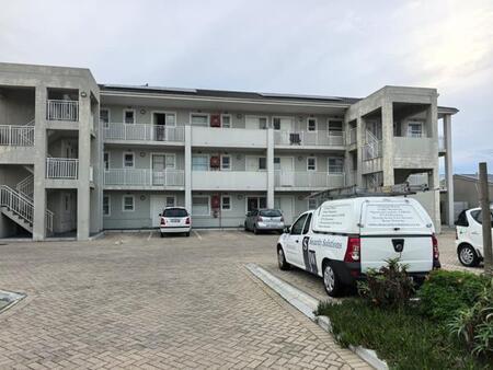 2 Bedroom Apartment in Parow Central