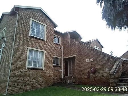 2 Bedroom apartment to rent in Strubensvallei, Roodepoort