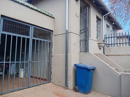 2 Bedroom house to rent in Bezuidenhout Valley, Johannesburg