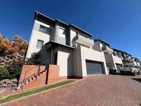 4 Bedroom duplex townhouse - sectional rented in Amorosa, Roodepoort