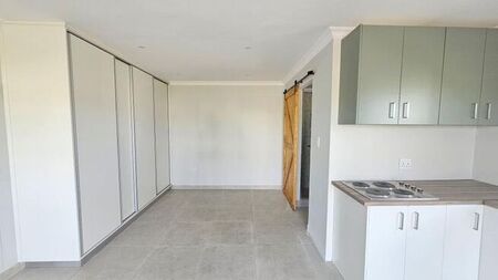 1 Bedroom bachelor to rent in Long Acres Country Estate, Langebaan