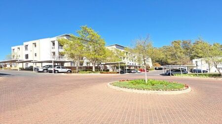 2 Bedroom apartment rented in Paulshof, Sandton