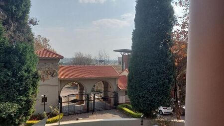 2 Bedroom apartment rented in Pineslopes, Sandton