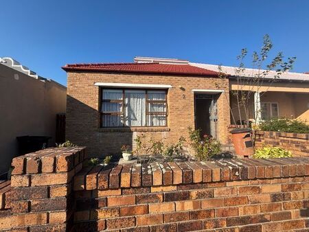 4 Bedroom house rented in Wynberg, Cape Town