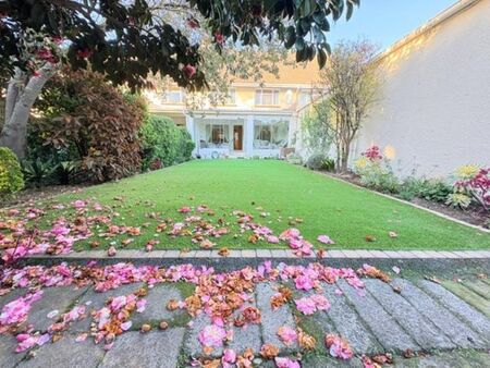 3 Bedroom townhouse - sectional to rent in Kenilworth, Cape Town
