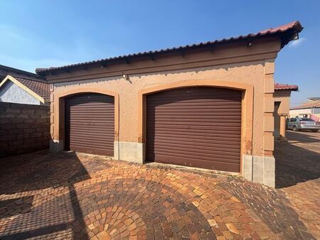 4 Bedroom house rented in Lenasia Ext 13, Johannesburg