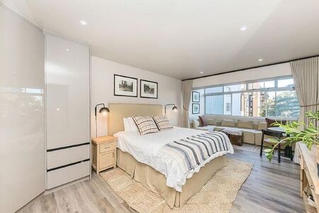 Bachelor Apartment to rent in Sea Point, Cape Town