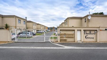 3 Bedroom duplex townhouse - sectional to rent in Parklands, Blouberg