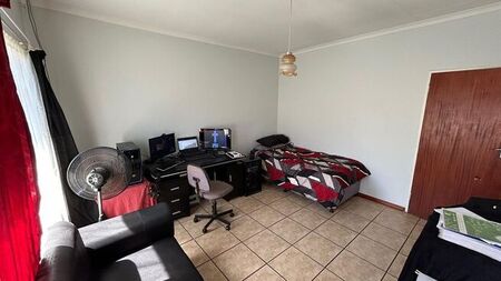 4 Bedroom house to rent in Carletonville Central