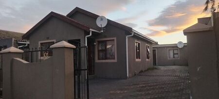3 Bedroom house rented in Camelot, Kuils River