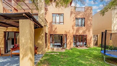 2 Bedroom apartment rented in Lonehill, Sandton