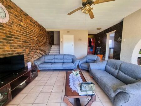 3 Bedroom duplex townhouse - sectional to rent in Croydon, Kempton Park