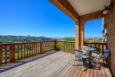 3 Bedroom duplex townhouse - sectional to rent in South End, Port Elizabeth