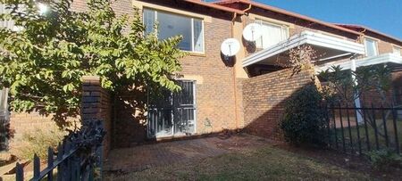 2 Bedroom duplex townhouse - sectional to rent in Hennopspark, Centurion