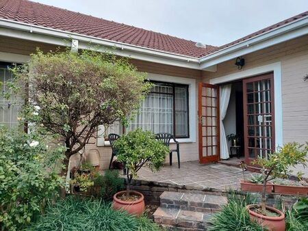 4 Bedroom house to rent in Fichardt Park, Bloemfontein