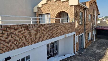 3 Bedroom apartment to rent in Forest Haven, Phoenix