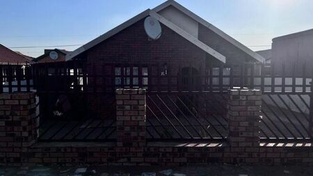 2 Bedroom house to rent in Mohlakeng, Randfontein