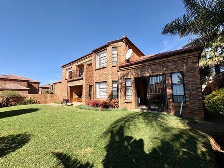 3 Bedroom cluster to rent in North Riding, Randburg